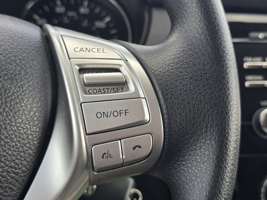 Used 2016 Nissan Rogue S AWD/4WD image 30