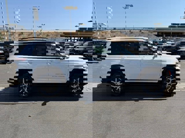 New 2025 Jeep Grand Cherokee L Limited w/ Luxury Tech Group II image 7