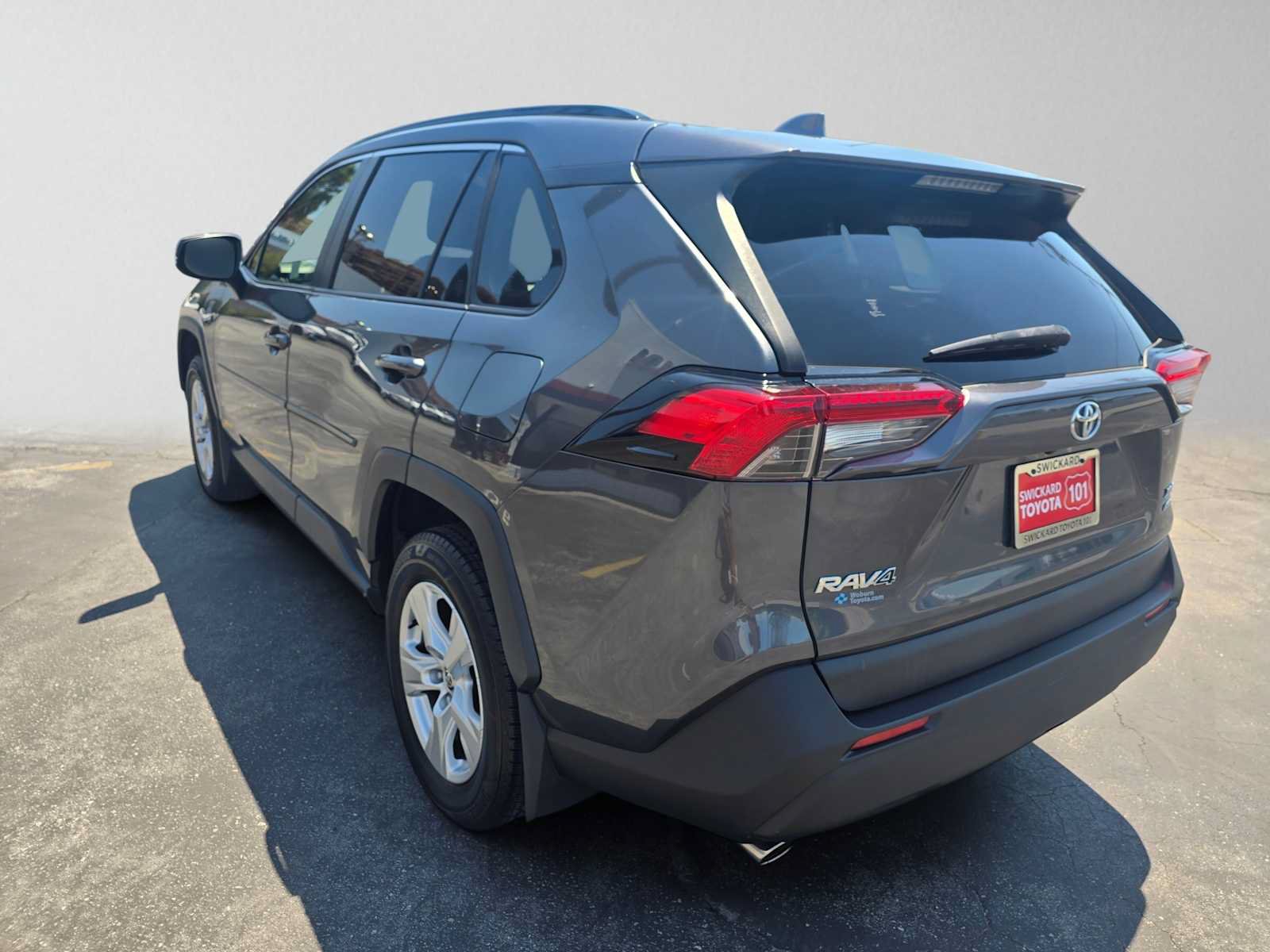Used 2020 Toyota RAV4 XLE w/ Convenience Package AWD/4WD image 5