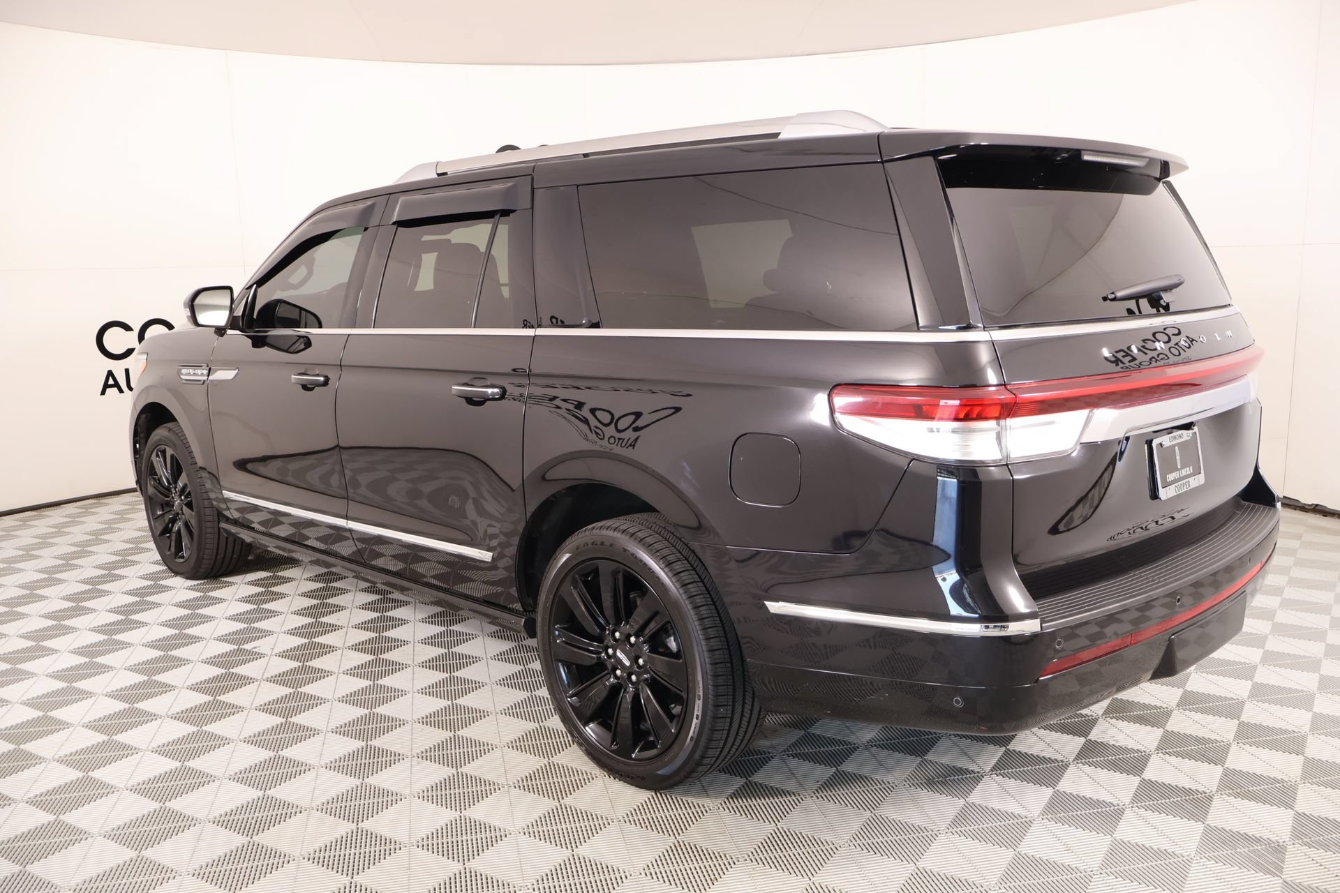 Used 2022 Lincoln Navigator L Reserve AWD/4WD image 25