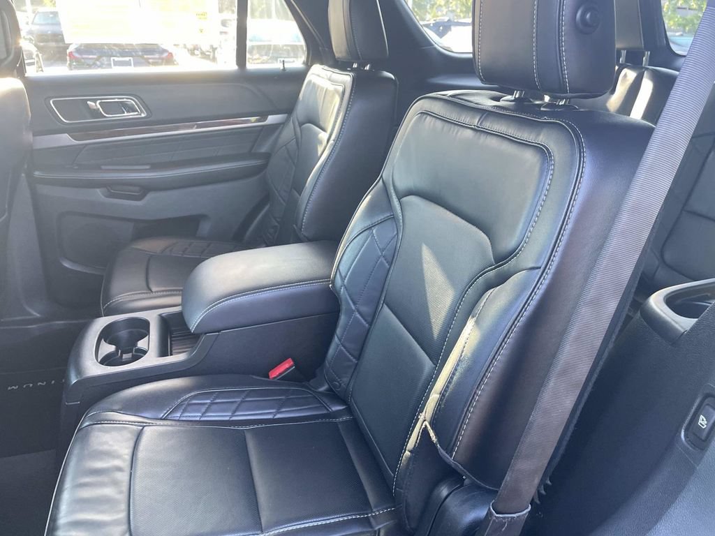 Used 2018 Ford Explorer Platinum AWD/4WD image 16