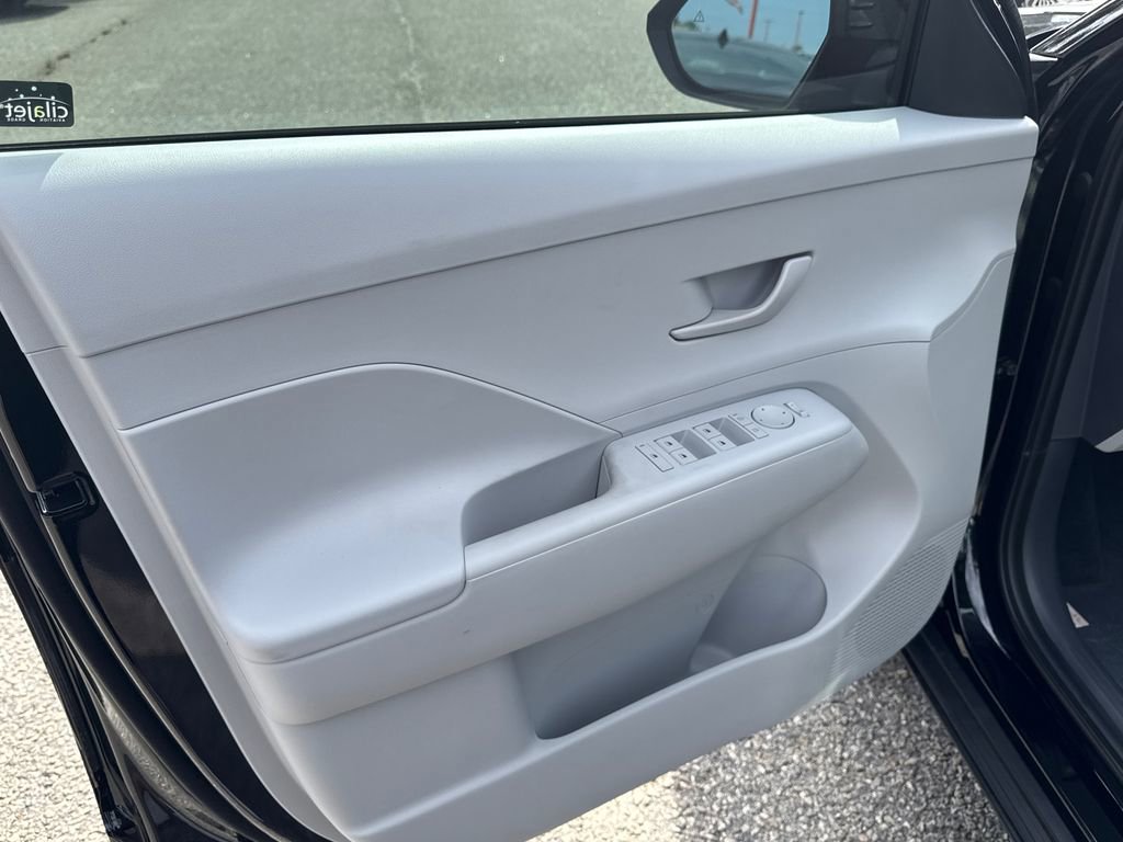 New 2026 Hyundai Kona SE image 10