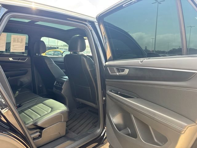 Used 2024 Volkswagen Atlas Cross Sport SEL R-Line AWD/4WD image 38