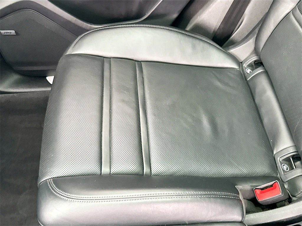 Used 2019 Porsche Cayenne Turbo w/ Premium Plus Package image 29