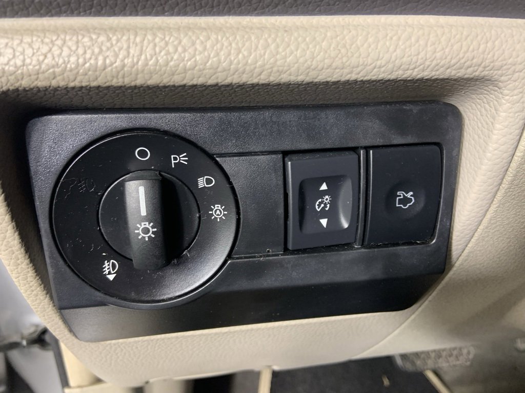 Used 2011 Ford Fusion S image 9