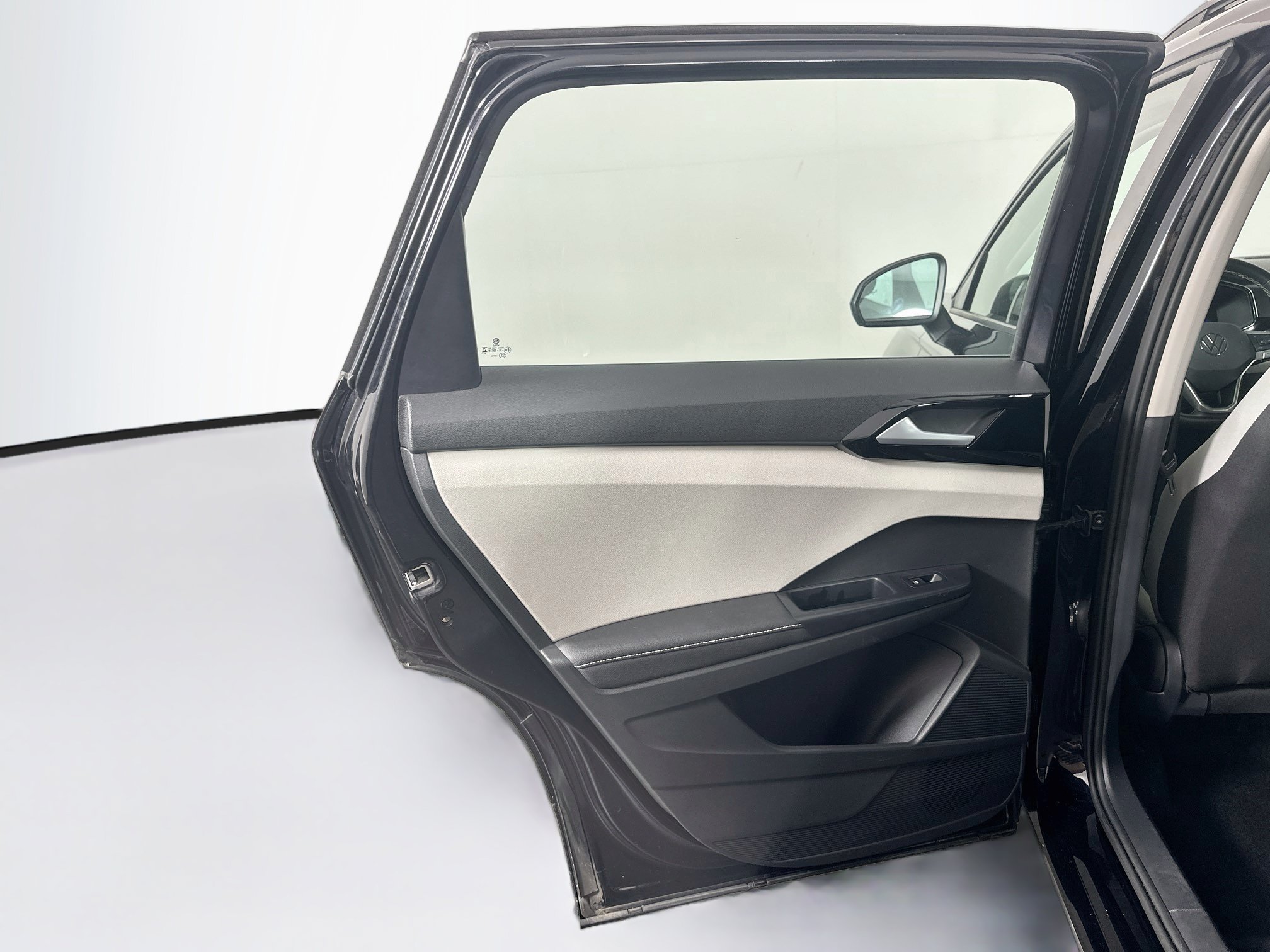 Used 2025 Volkswagen Taos S FWD image 25