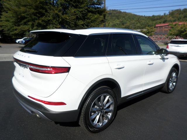 Used 2022 Lincoln Corsair AWD w/ Premium Package image 6