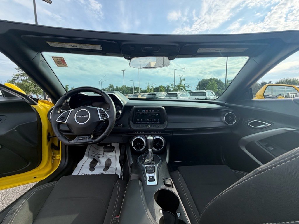 Used 2017 Chevrolet Camaro SS RWD image 7