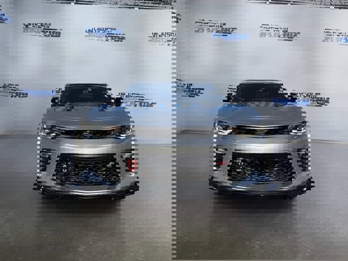 Used 2018 Chevrolet Camaro SS image 2