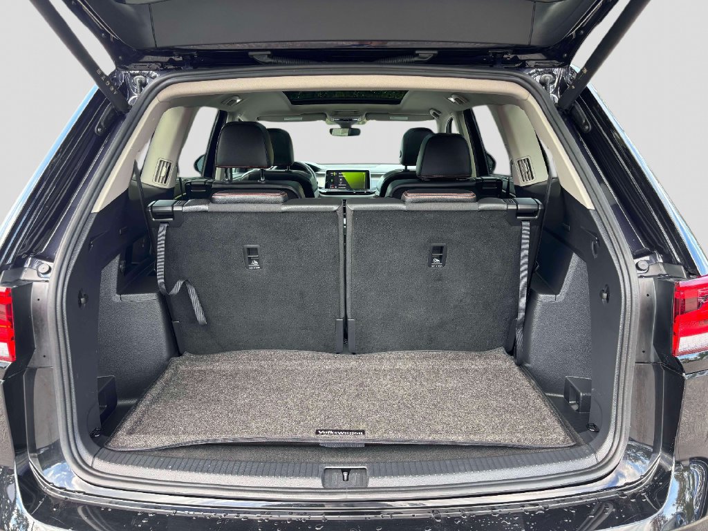 Certified 2024 Volkswagen Atlas Peak Edition SE AWD/4WD image 17
