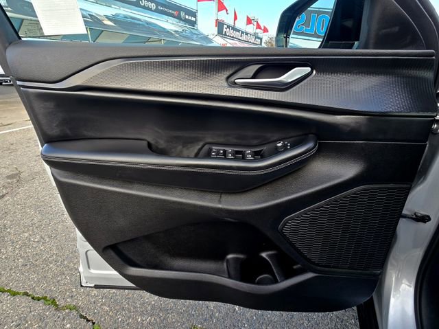 Certified 2023 Jeep Grand Cherokee L Laredo image 21