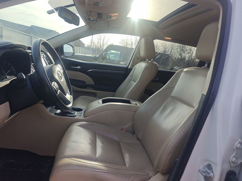 Used 2016 Toyota Highlander Limited image 8