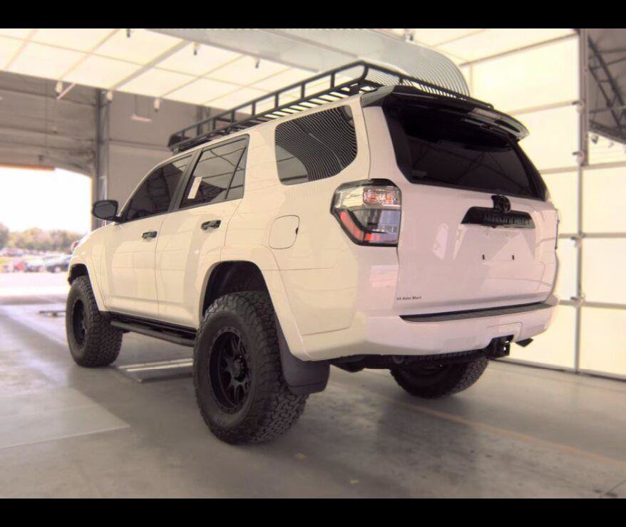 Used 2021 Toyota 4Runner Venture w/ Moonroof Package AWD/4WD image 11