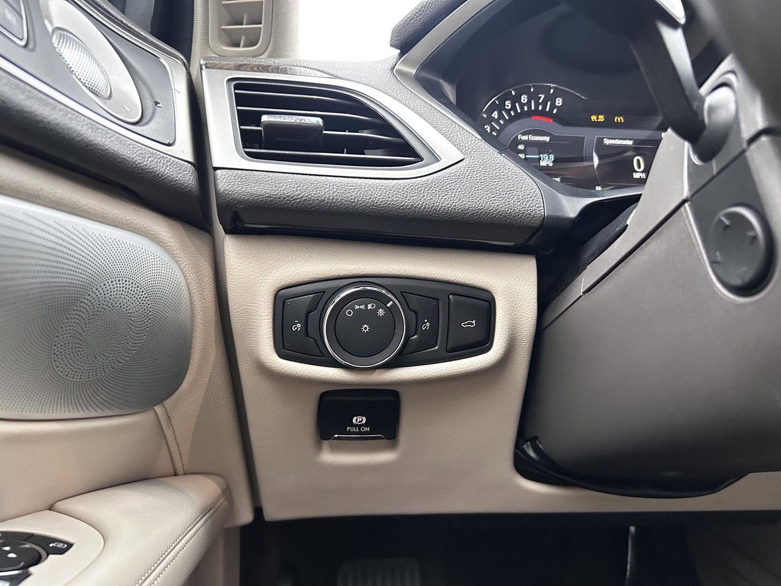 Used 2019 Lincoln MKZ Reserve w/ Luxury Package image 27