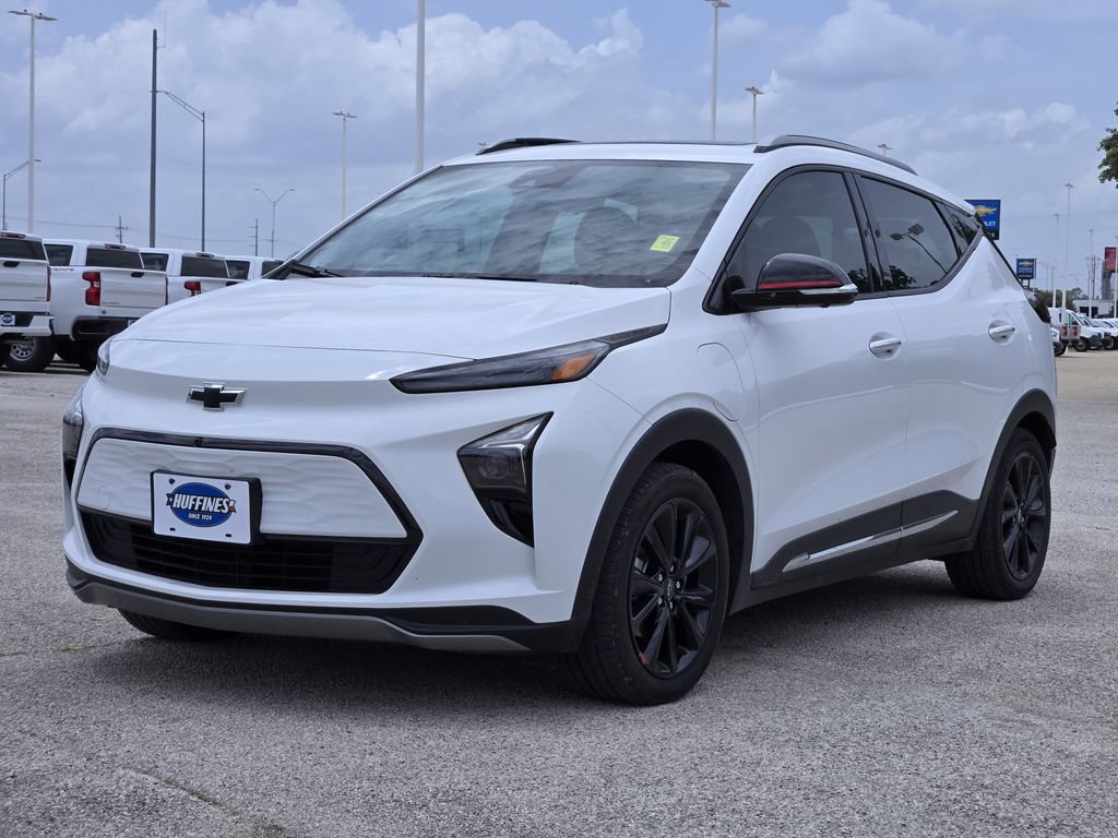 Used 2023 Chevrolet Bolt EUV Premier w/ Sun & Sound Package FWD image 3