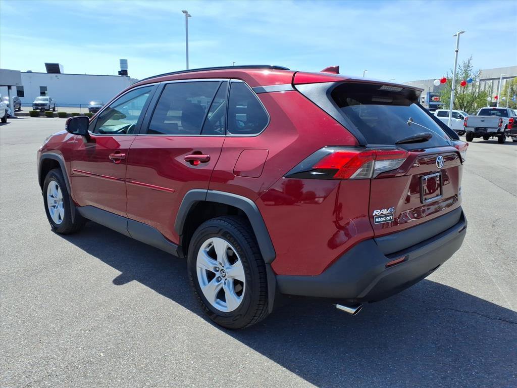 Used 2021 Toyota RAV4 XLE w/ Convenience Package AWD/4WD image 3