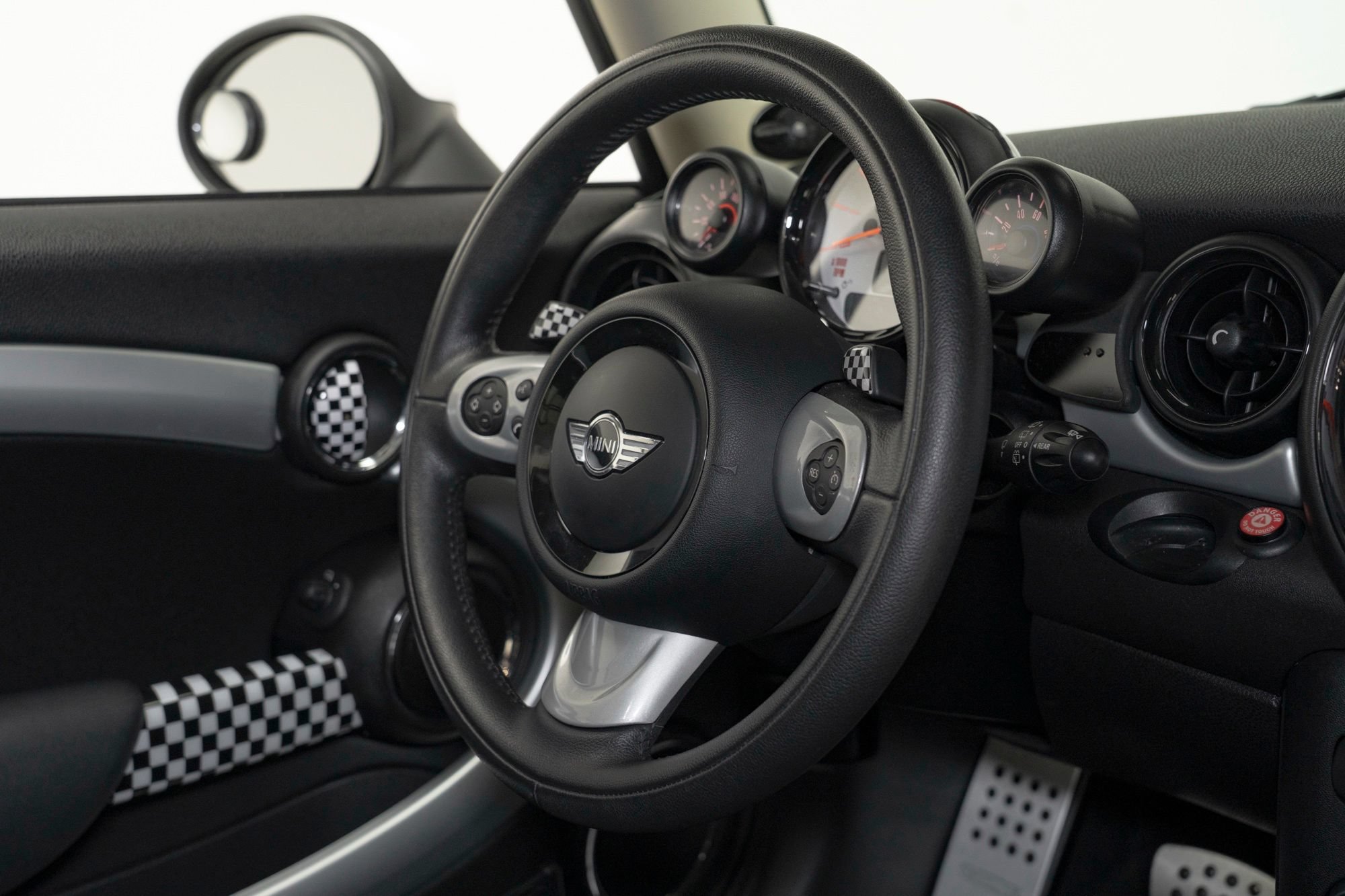 Used 2013 MINI Cooper S FWD image 55