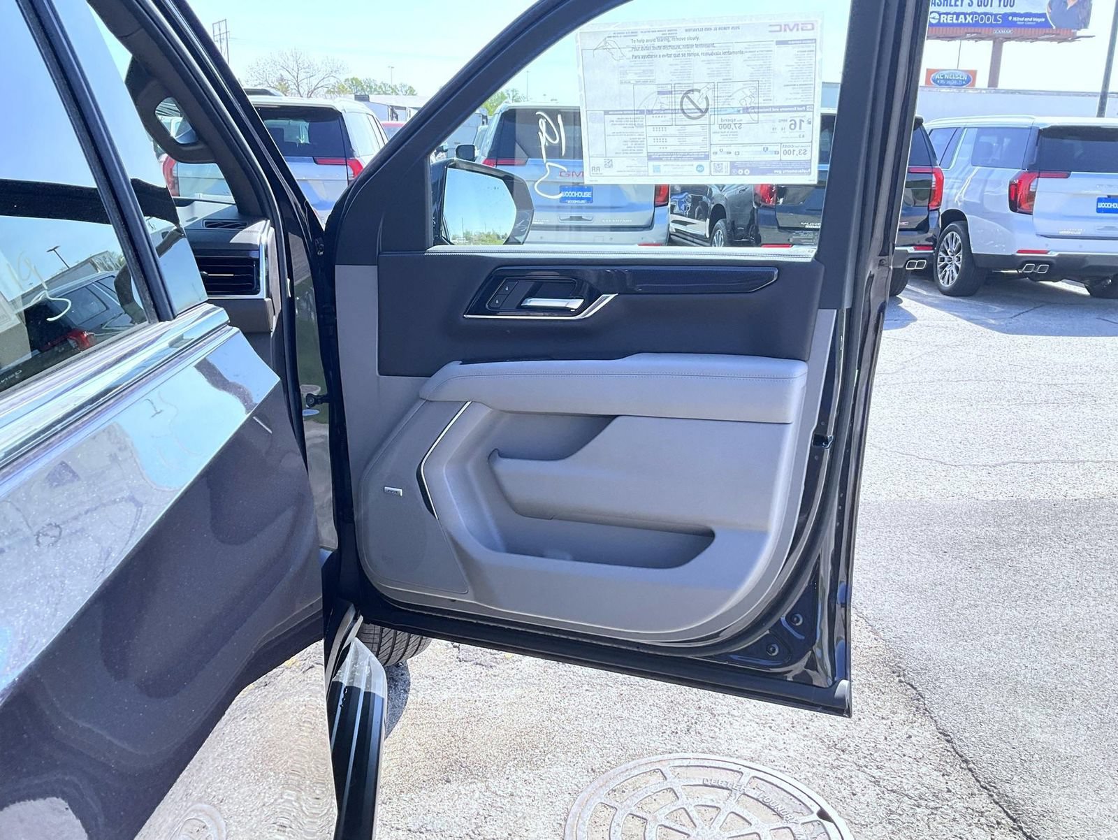 New 2026 GMC Yukon XL Elevation AWD/4WD image 16