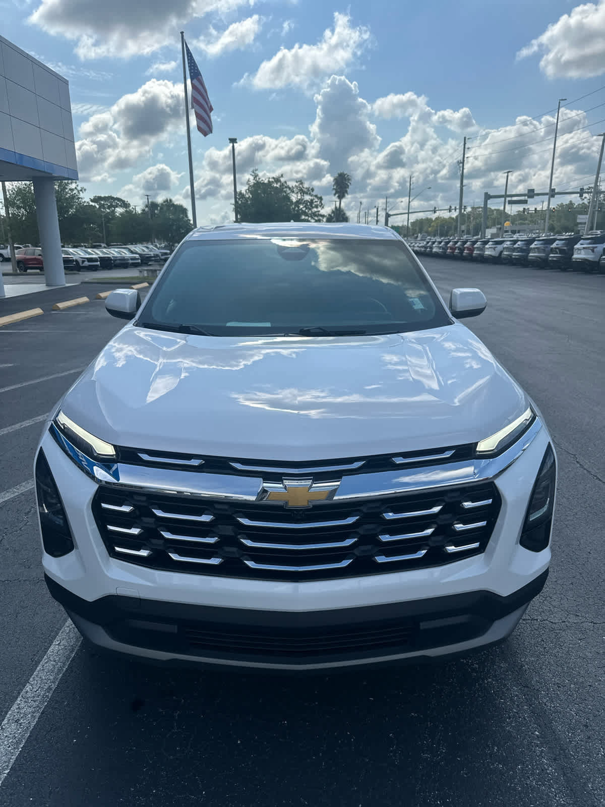 Used 2025 Chevrolet Equinox LT AWD/4WD image 7
