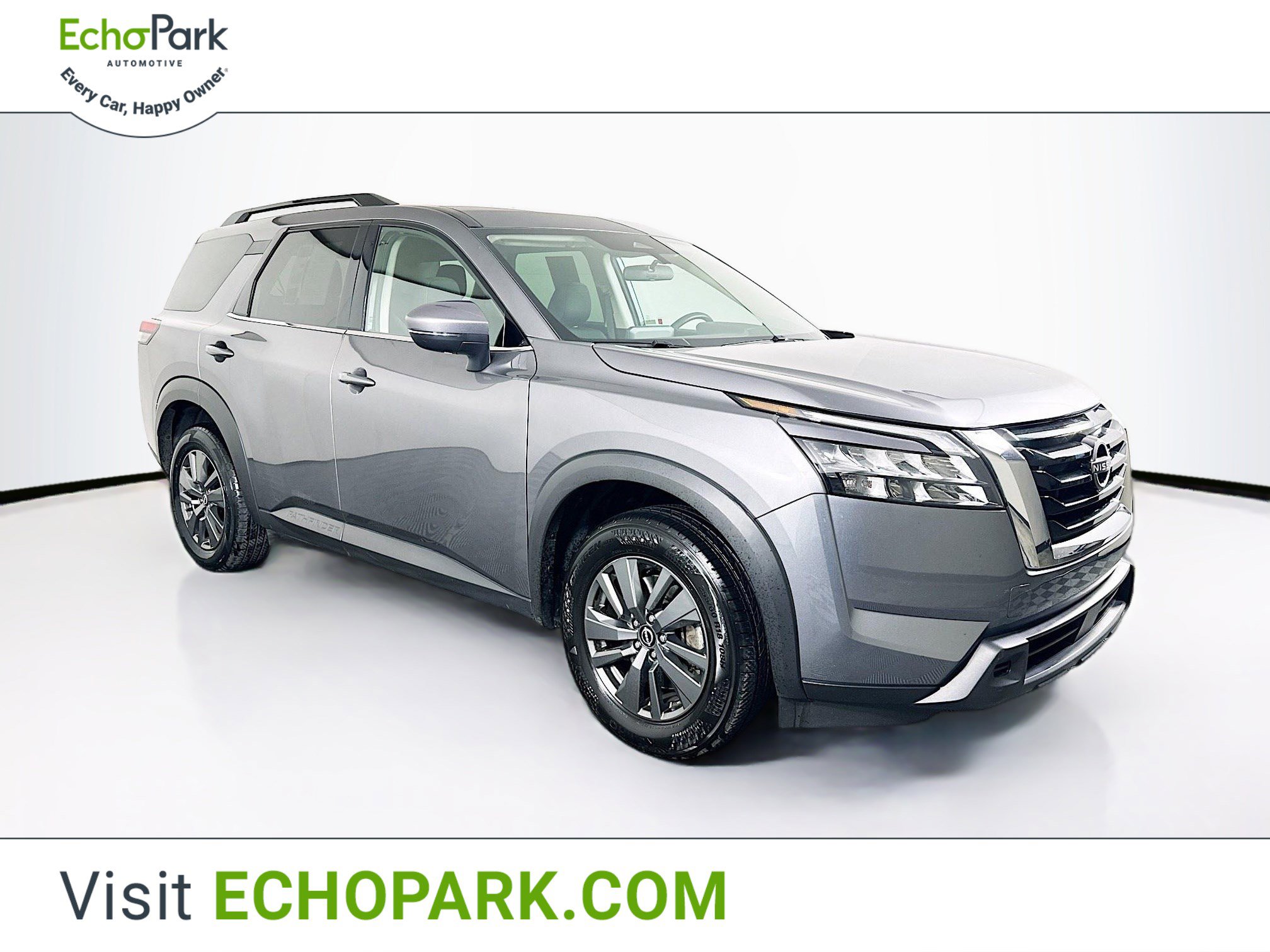 Used 2024 Nissan Pathfinder SV