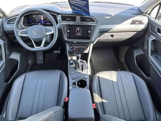 Used 2023 Volkswagen Tiguan SE FWD image 4