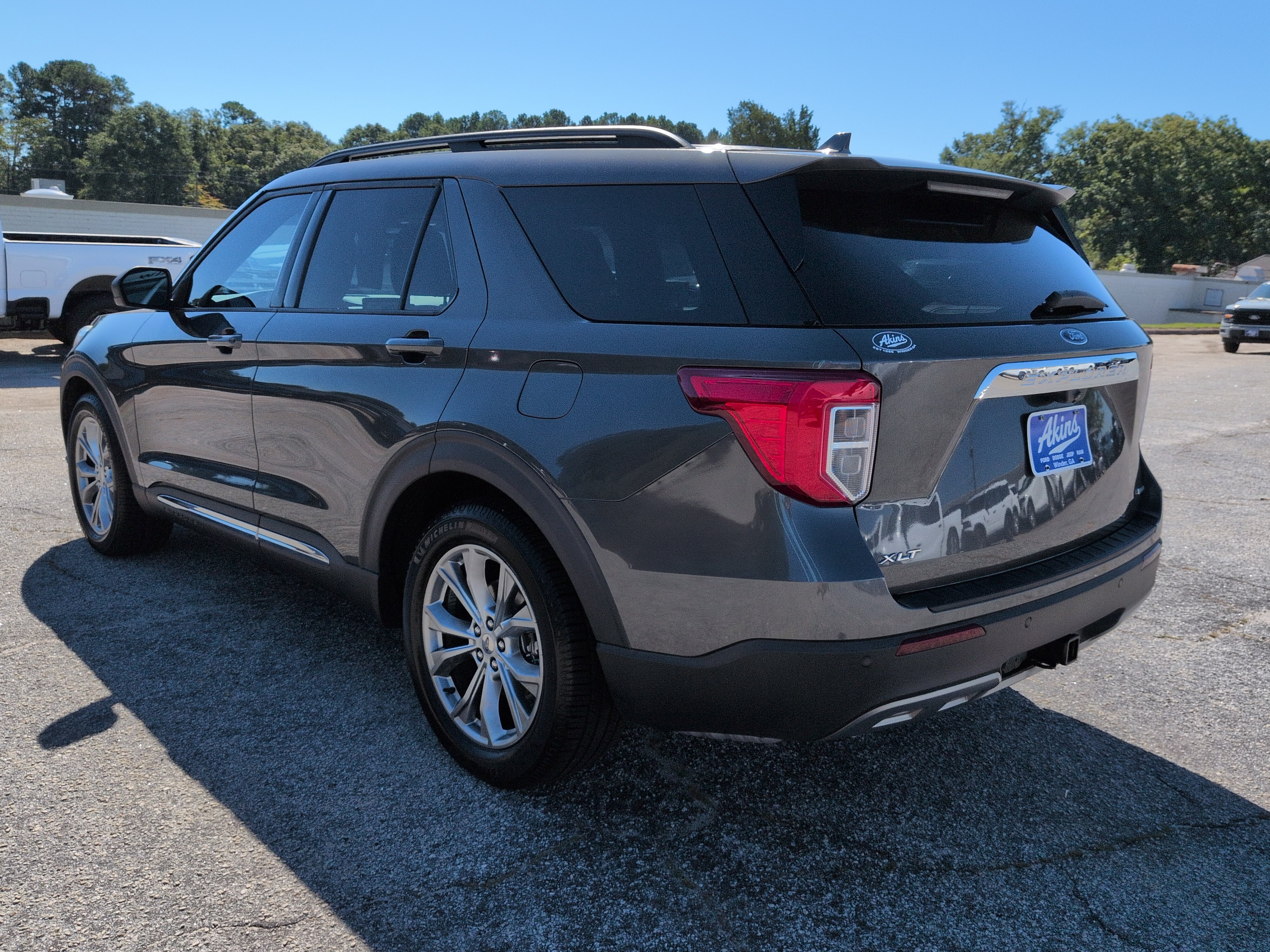 Certified 2020 Ford Explorer XLT w/ Equipment Group 202A RWD image 5