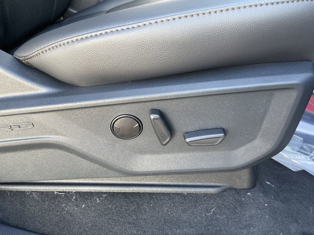 New 2026 Ford F350 Lariat w/ Black Appearance Package image 32