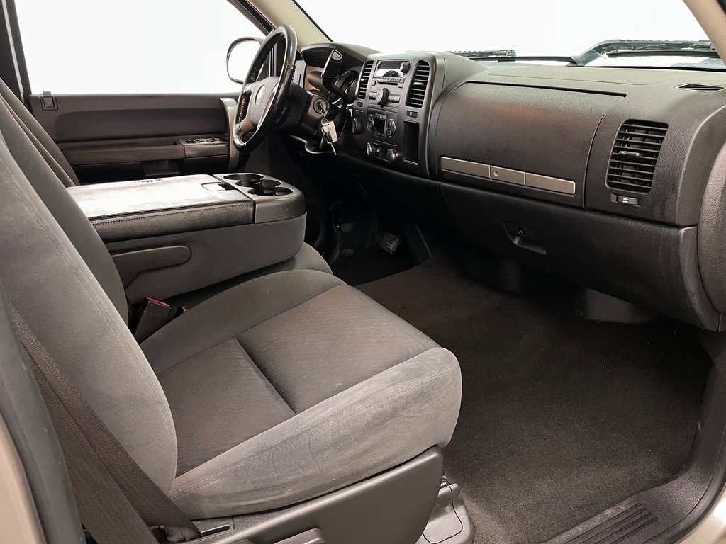 Used 2009 Chevrolet Silverado 2500 LT w/ Exterior Plus Package image 33