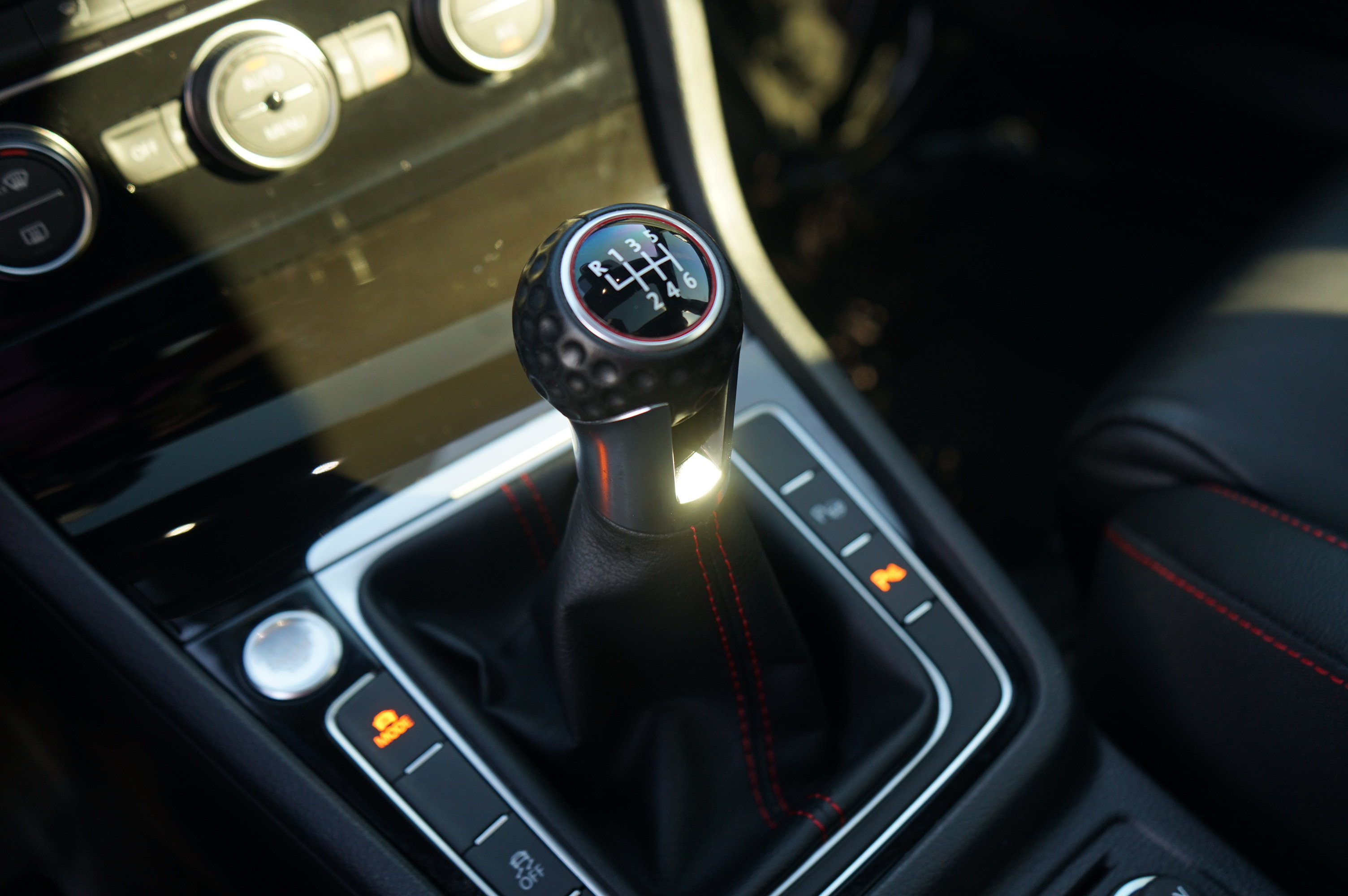 Used 2018 Volkswagen GTI Autobahn FWD image 20