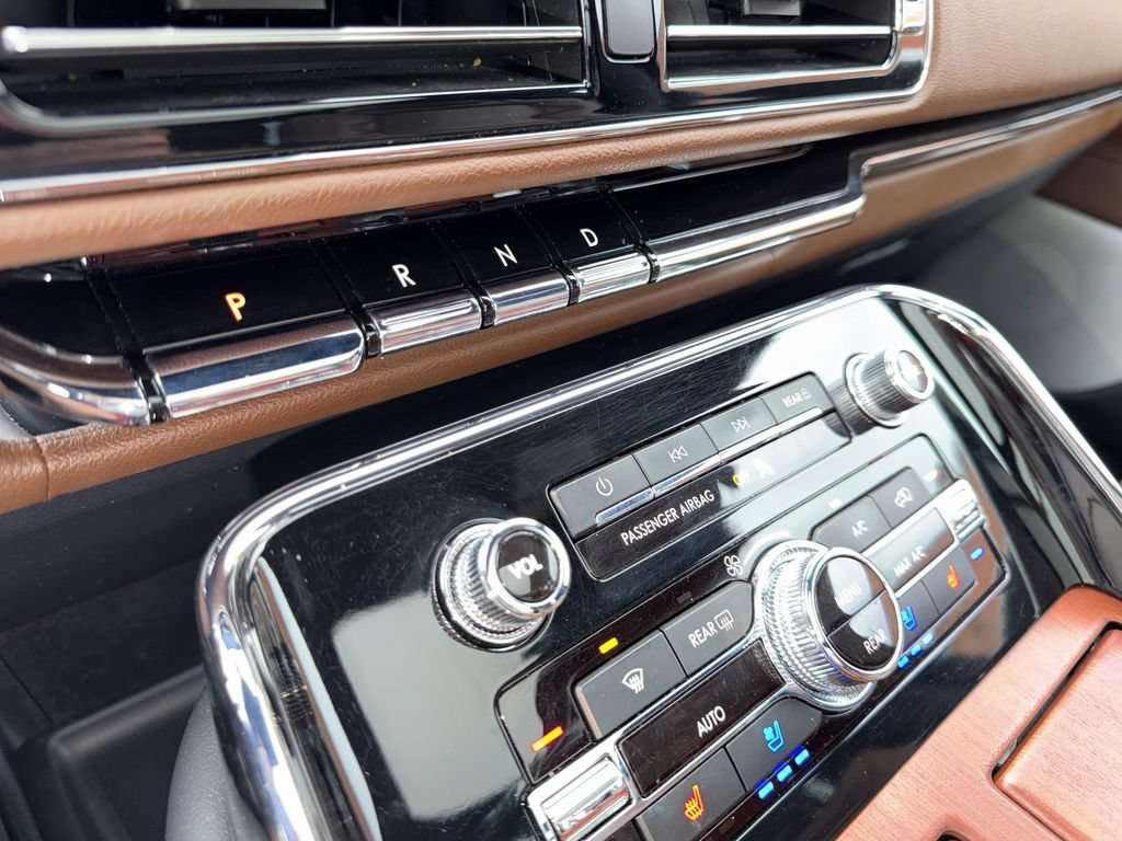 Used 2024 Lincoln Navigator Reserve AWD/4WD image 23