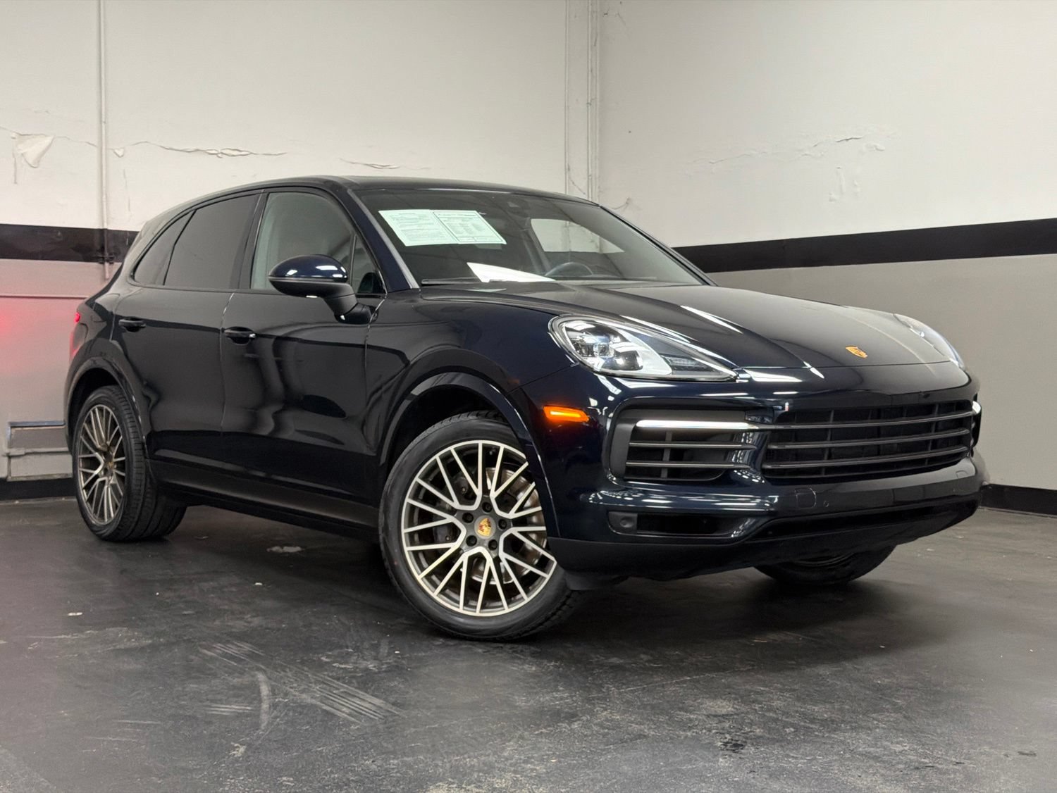 Used 2023 Porsche Cayenne AWD/4WD image 2