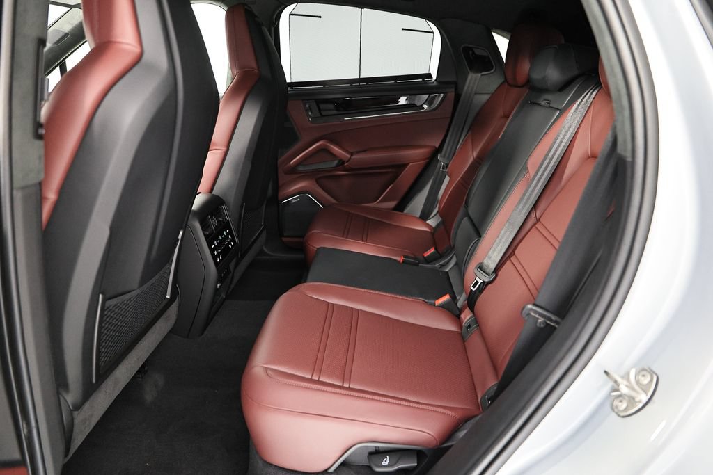 New 2026 Porsche Cayenne GTS AWD/4WD image 27