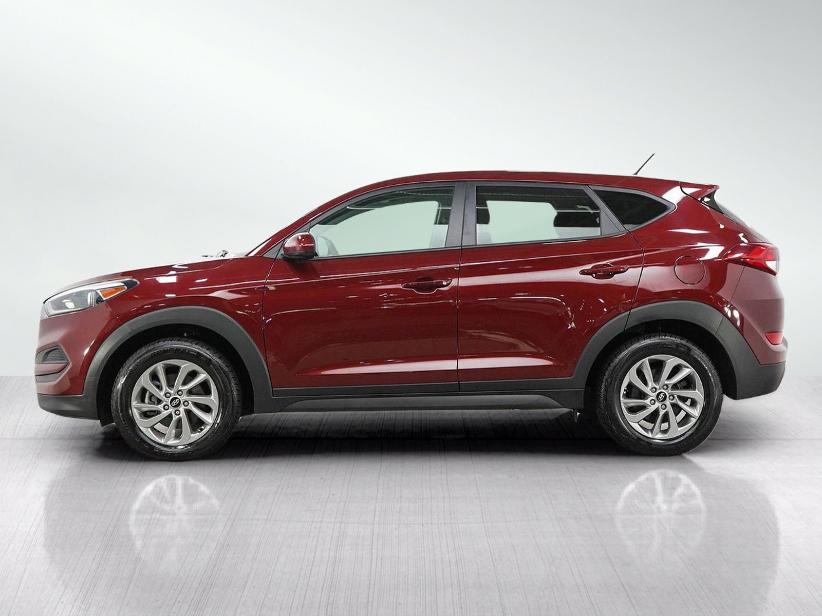 Used 2018 Hyundai Tucson SE w/ Cargo Package AWD/4WD image 2