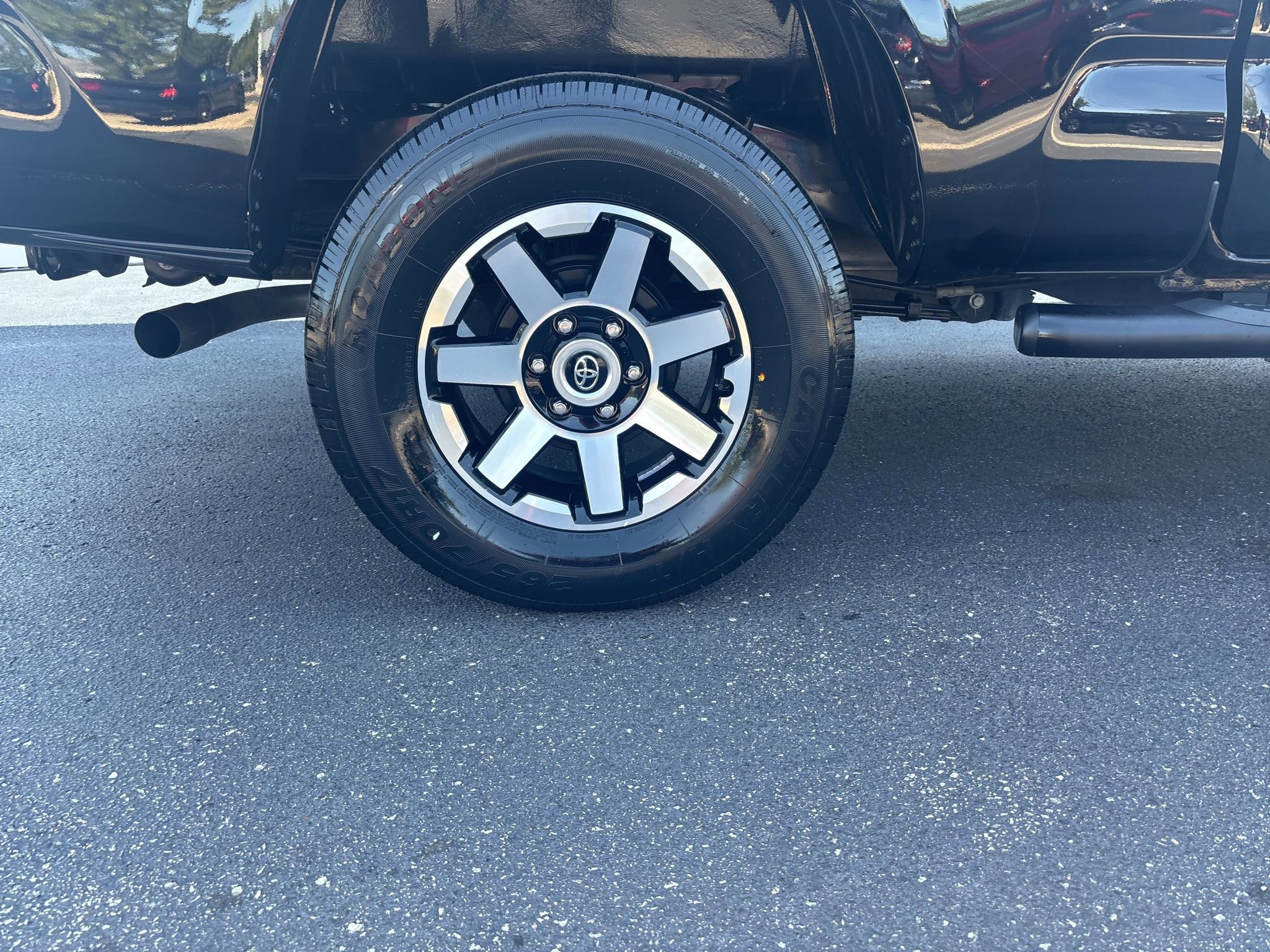Used 2023 Toyota Tacoma SR image 2