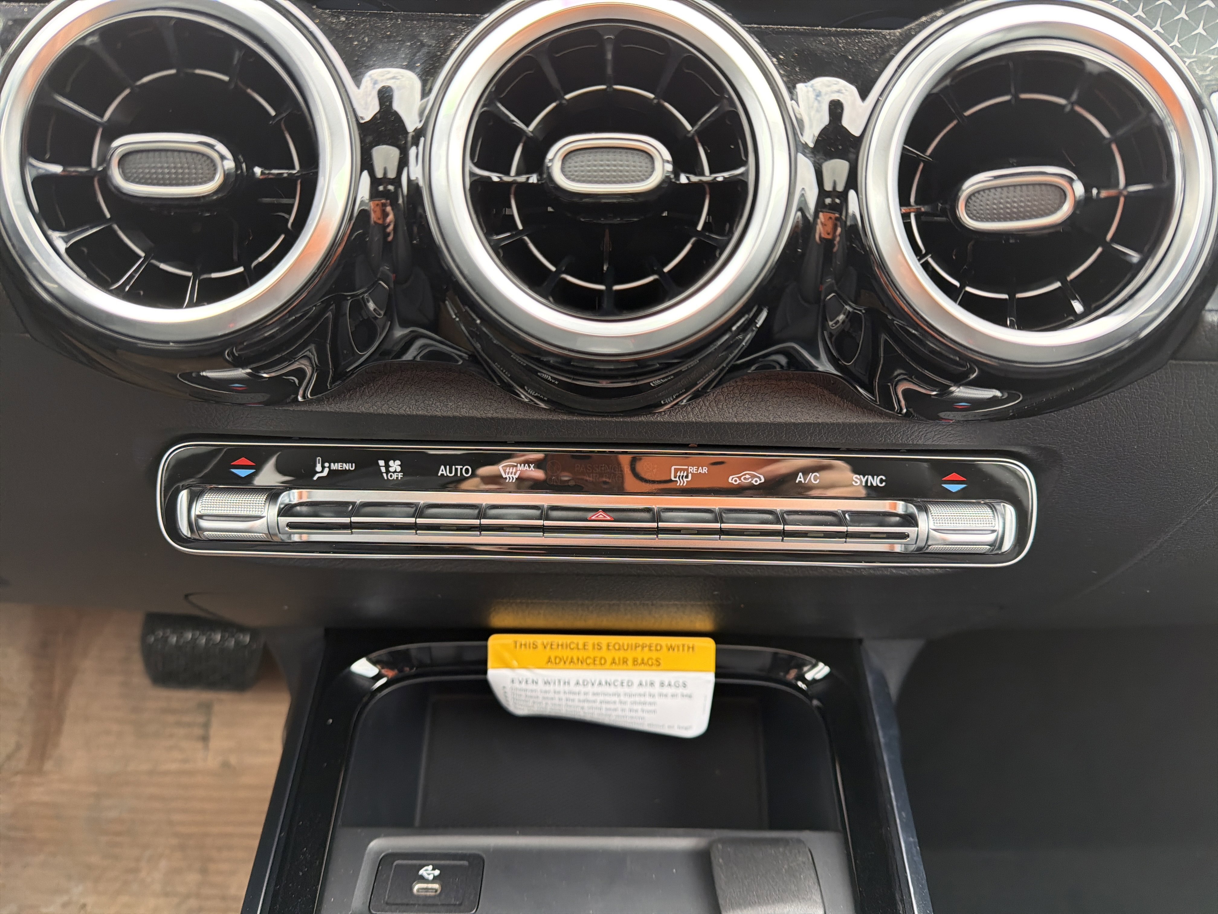 New 2026 Mercedes-Benz GLB 250 4MATIC image 22