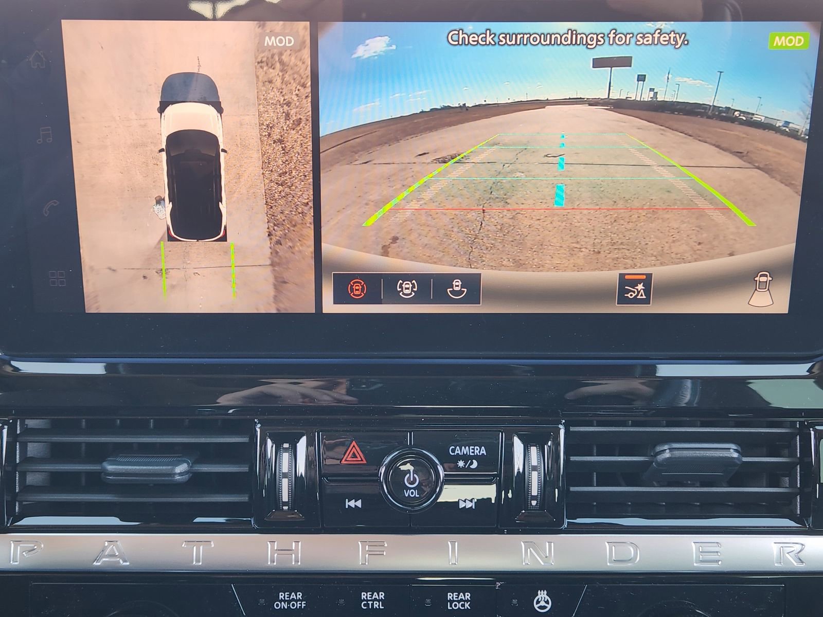 New 2026 Nissan Pathfinder SL image 18