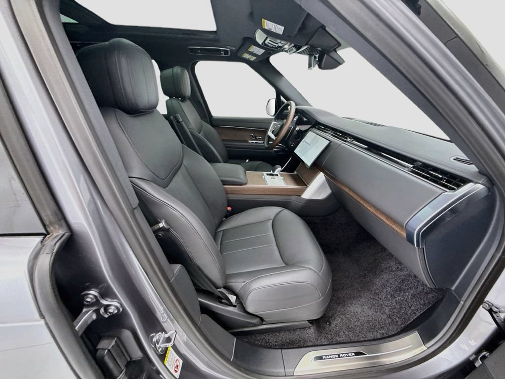 Certified 2025 Land Rover Range Rover SE AWD/4WD image 19