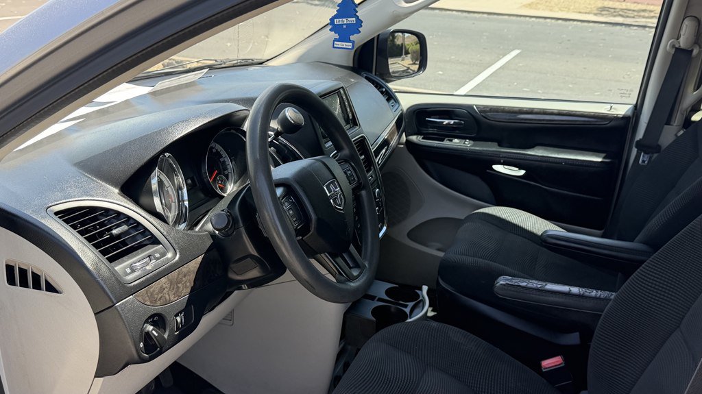 Used 2020 Dodge Grand Caravan SE w/ UConnect Hands-Free Group FWD image 10