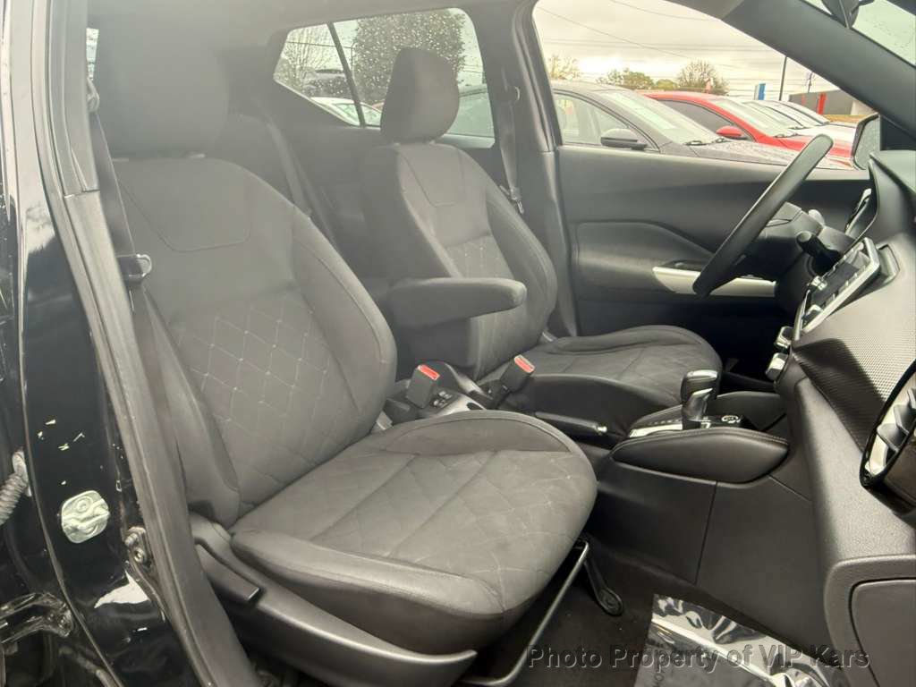 Used 2019 Nissan Kicks SV FWD image 16