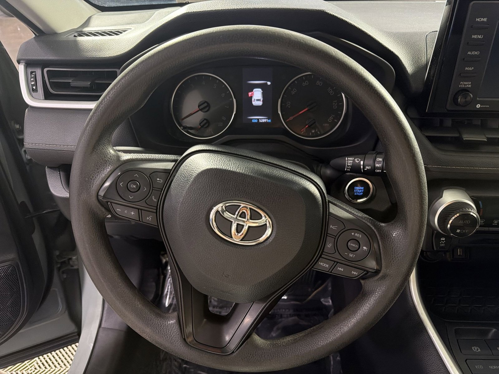 Used 2022 Toyota RAV4 XLE AWD/4WD image 26