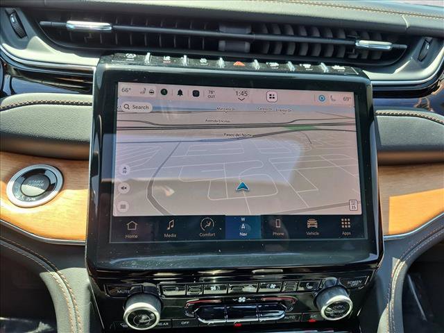 Used 2023 Jeep Grand Cherokee Summit AWD/4WD image 13