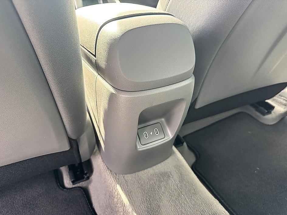 New 2026 Hyundai Elantra Sport FWD image 8