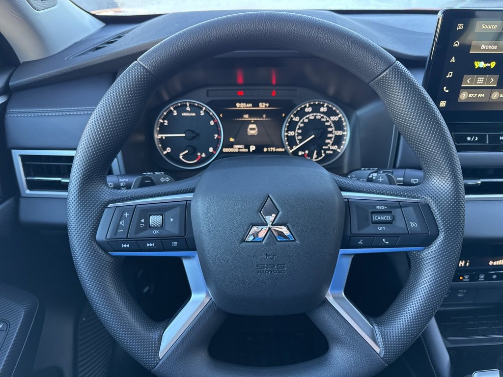 New 2025 Mitsubishi Outlander ES image 14