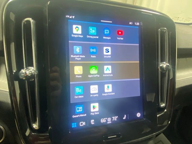 Used 2025 Volvo XC40 B5 Plus AWD/4WD image 22