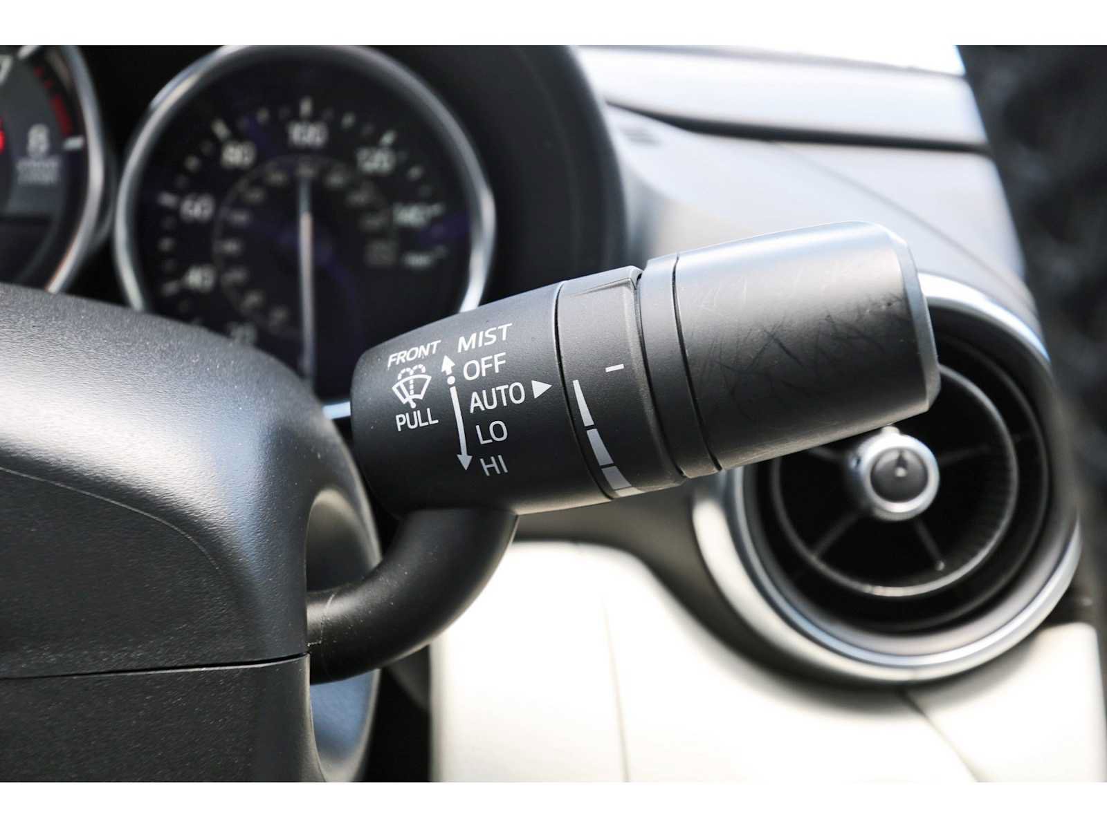 Used 2021 MAZDA MX-5 Miata Grand Touring RWD image 14