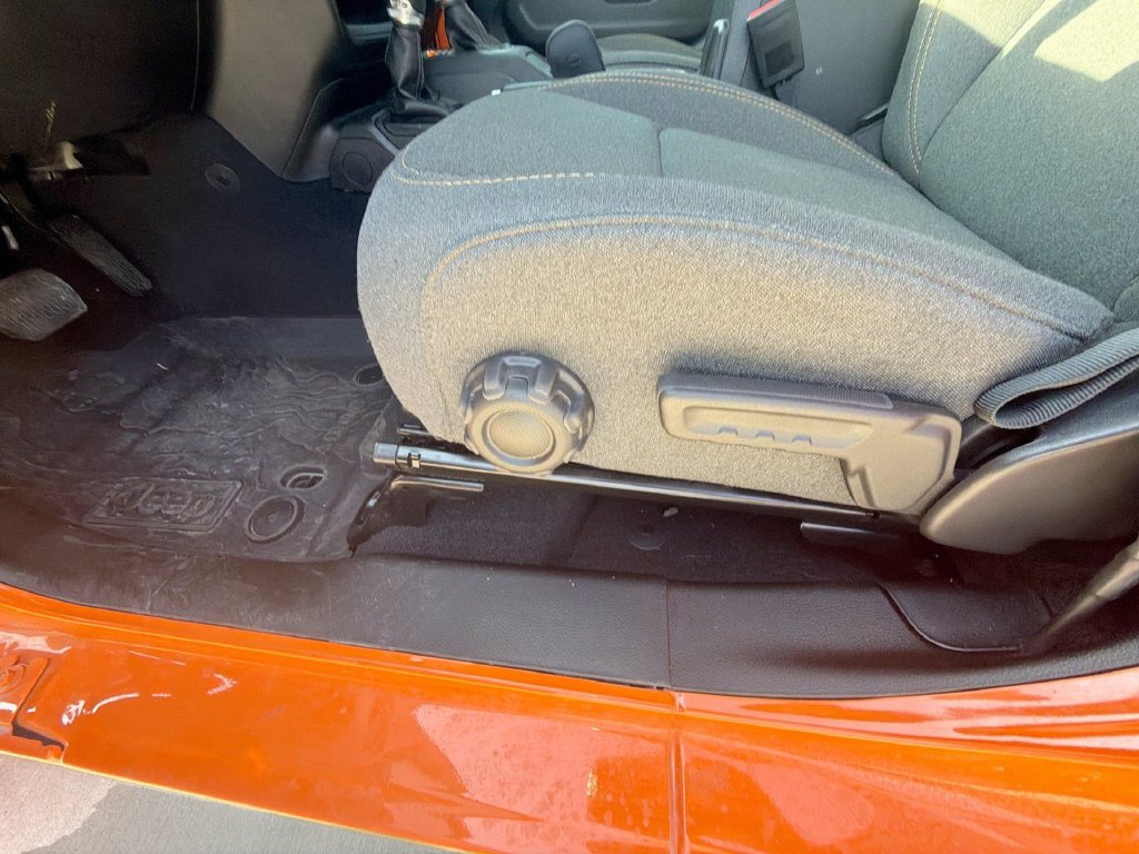Certified 2025 Jeep Wrangler Unlimited Sport AWD/4WD image 10