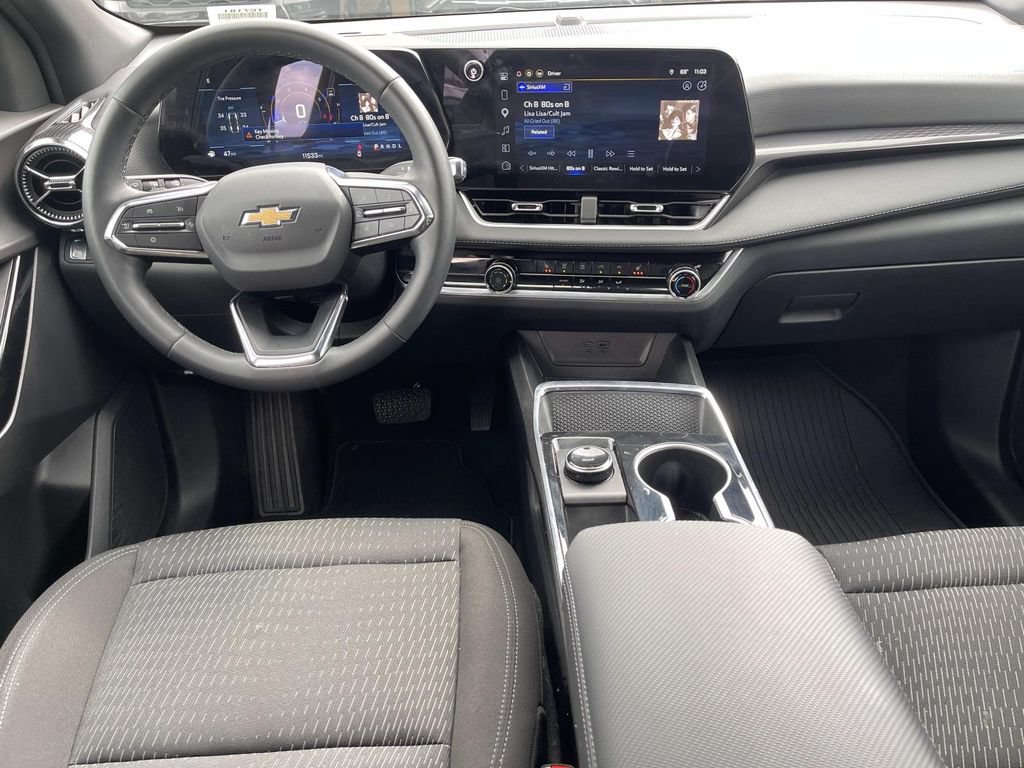 Used 2026 Chevrolet Equinox LT w/ Safety and Technology Package FWD image 7