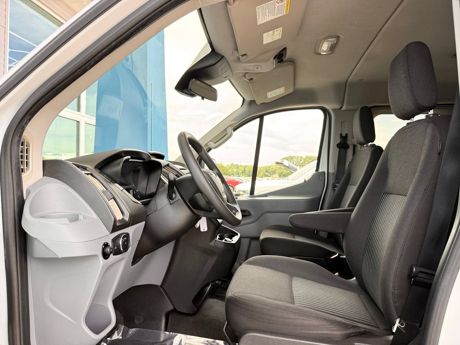 Used 2018 Ford Transit 150 XL RWD image 15