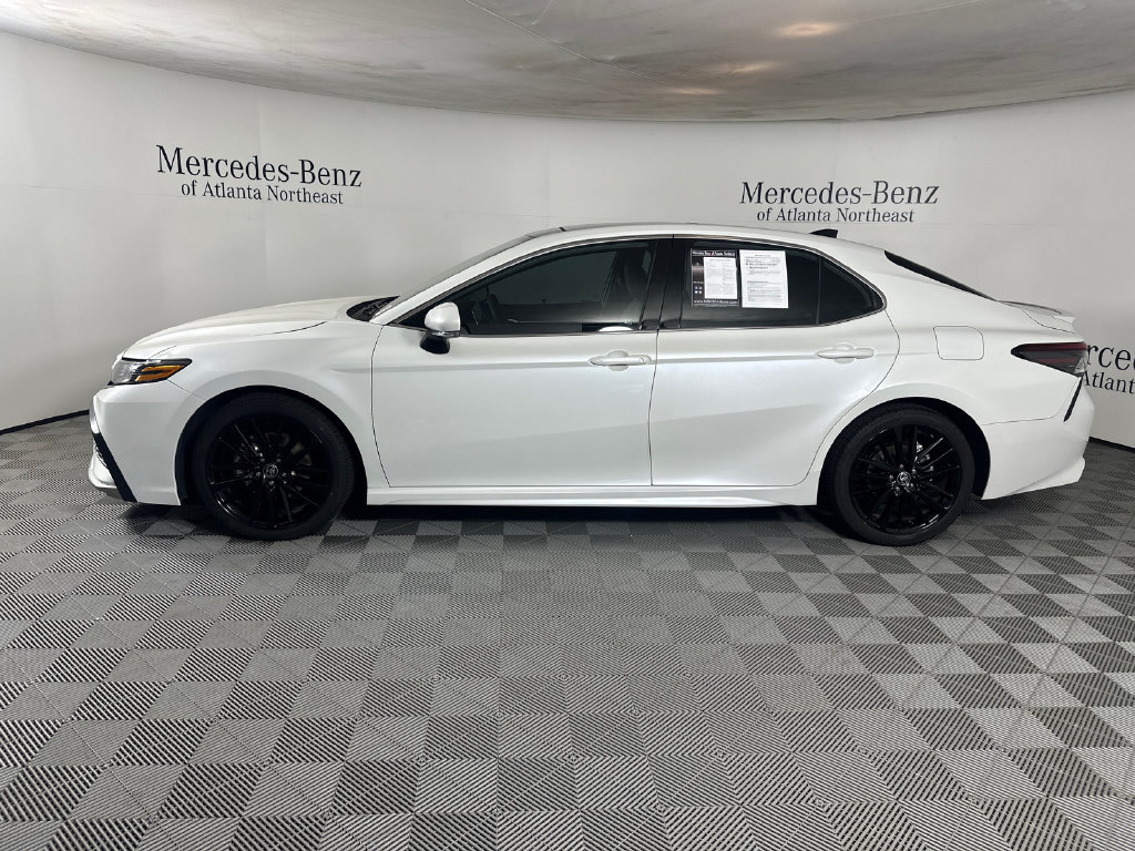 Used 2023 Toyota Camry XSE FWD image 4