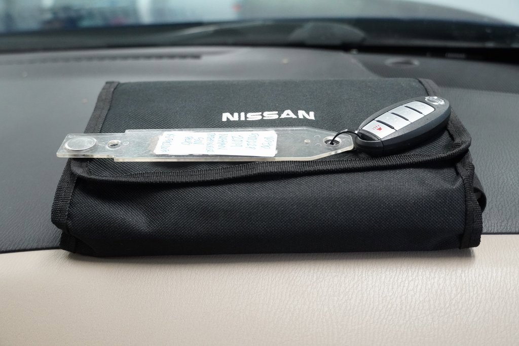 Used 2019 Nissan Pathfinder SV image 38